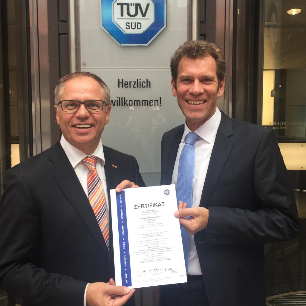 directeur général Alexander Essig recoit TÜV-Zertifikat