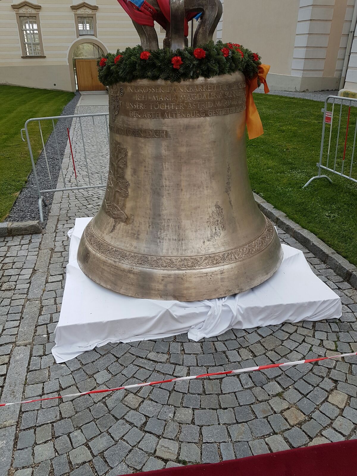 Consécration de la cloche à Abbaye dAltenburg